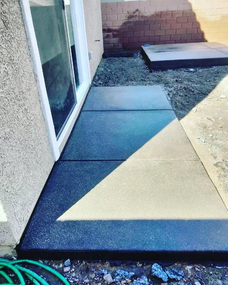 Custom lawn care service experts serving Pahrump, NV - Pinedas Construction