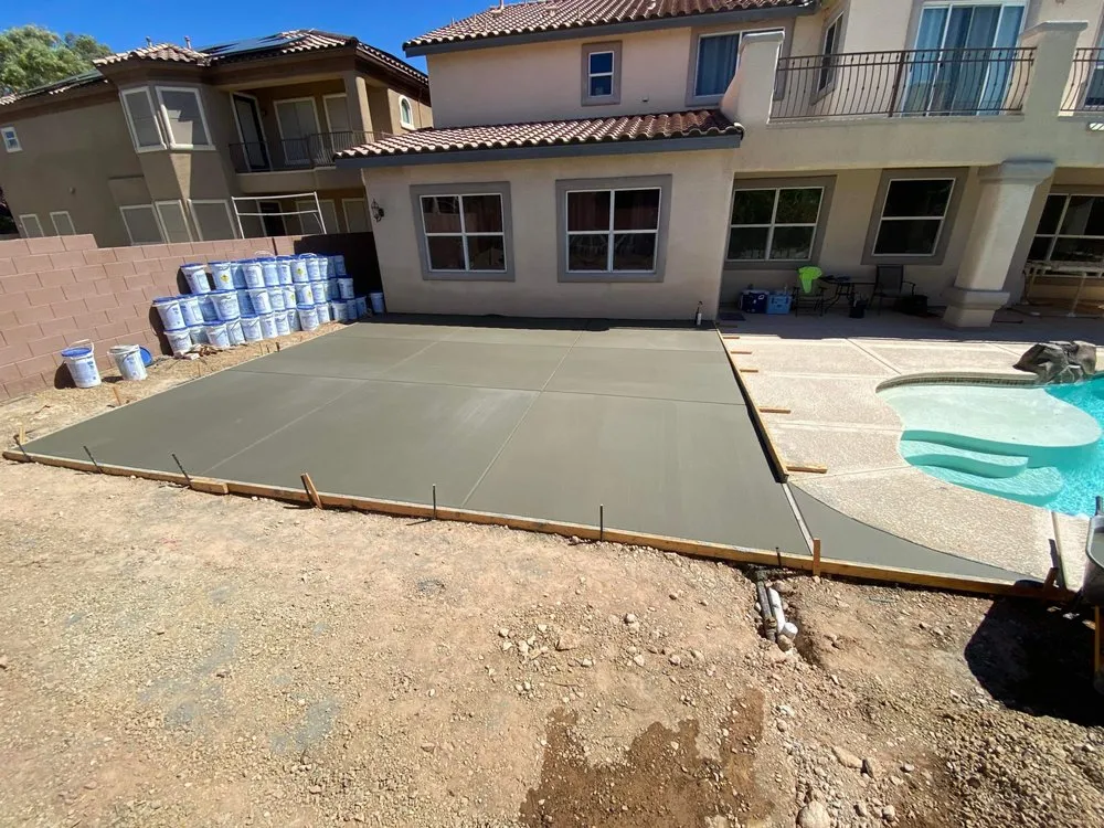 Custom lawn mowing service near you in Pahrump, NV by Pinedas Construction