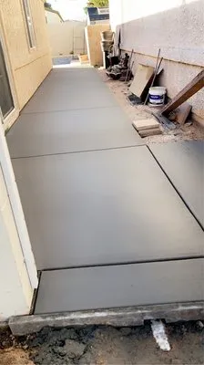 Pinedas Construction Logo