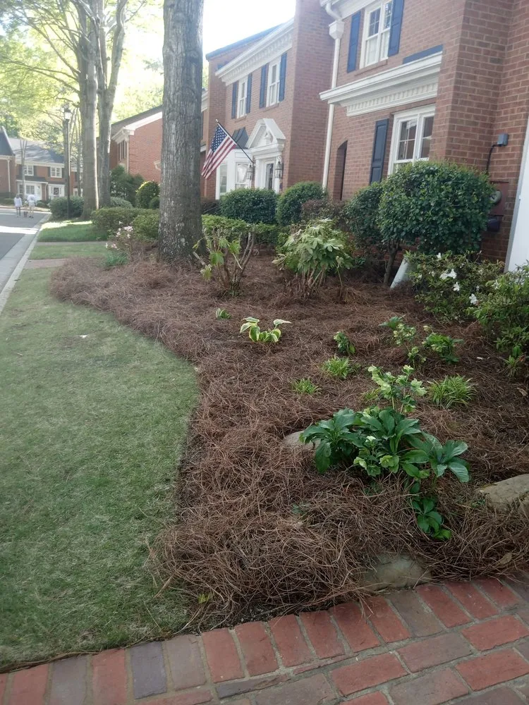 Custom garden landscaping experts serving Chamblee, GA - Pinestraw & Mulch