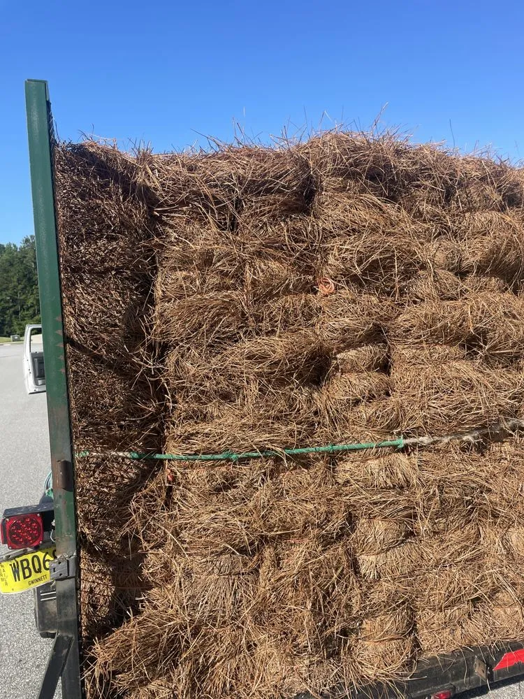 Local residential landscaping experts serving Winder, GA - Pinestraw And Mulch Master 1