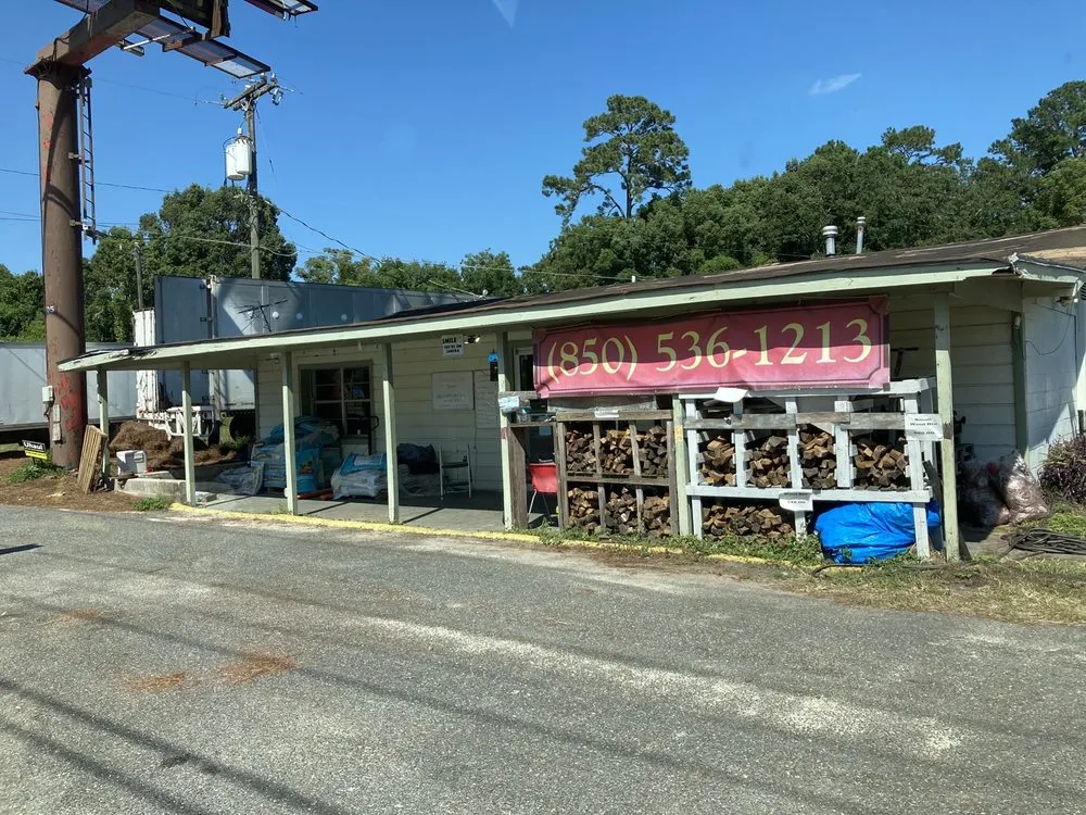 Affordable lawn care service in Tallahassee, FL - Pinestraw Direct