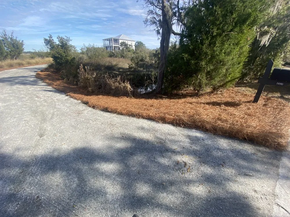 Custom landscaping services experts serving North Charleston, SC - Pinestraw services