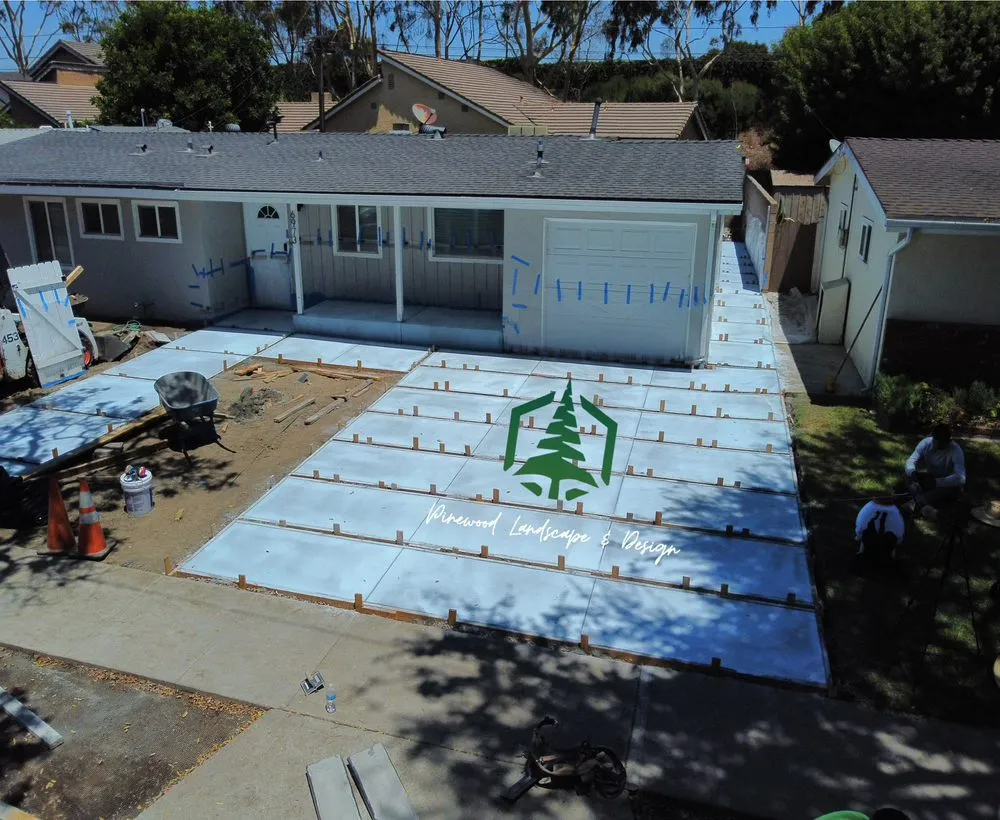 Top-rated lawn mowing service for beautiful yards across Long Beach, CA - Pinewood Design