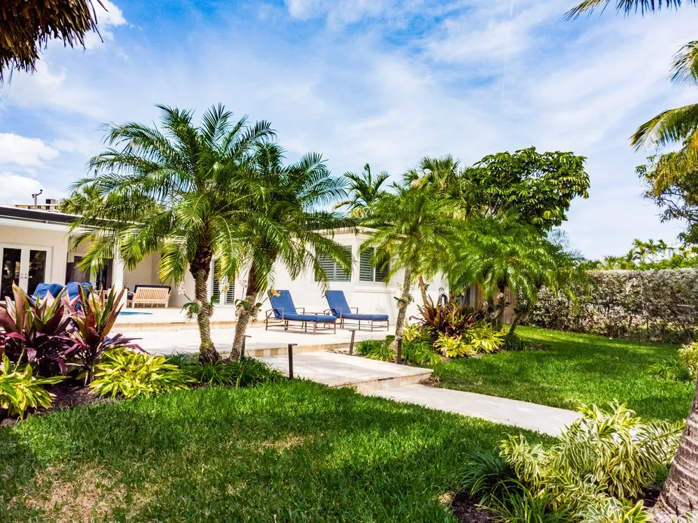 Affordable landscape design in Southwest Ranches, FL - Pink and Green Lawn Care and Landscape