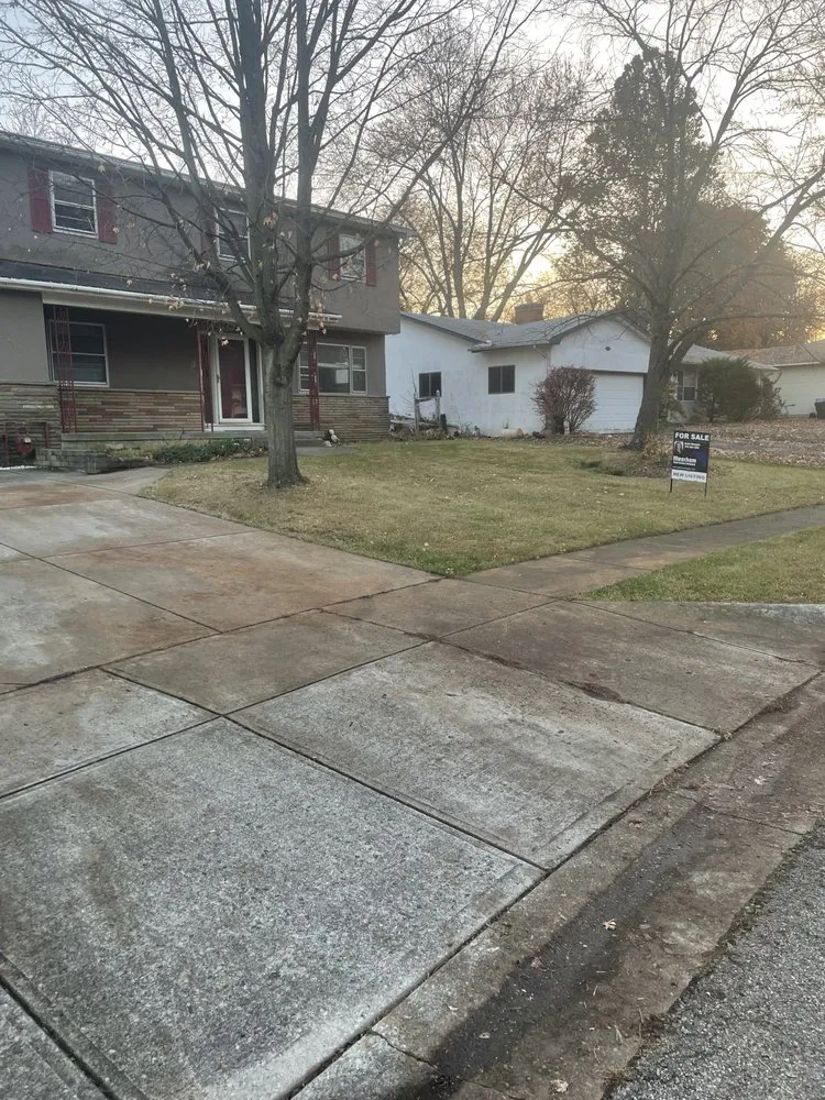 Reliable yard cleanup service for beautiful yards in Columbus, OH by Pinkston's Lawn Maintenance