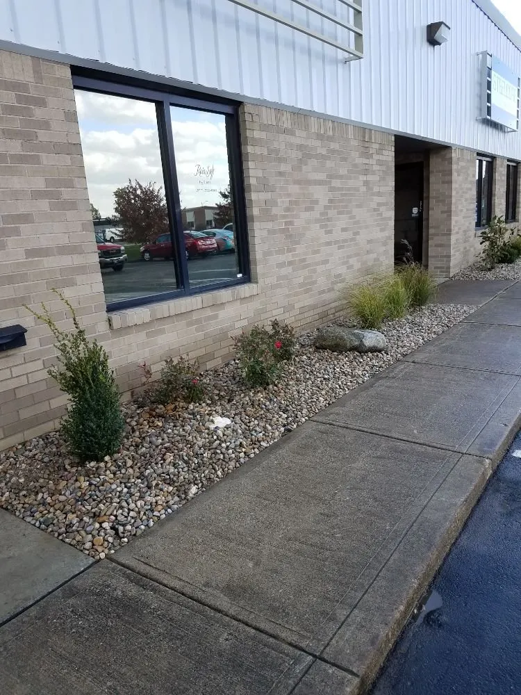 Custom garden landscaping in Indianapolis, IN - Pinky's Landscape Services