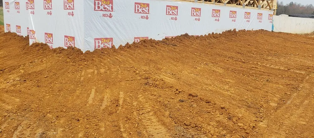Local yard maintenance for homes in Helenwood, TN by Pinnacle Contracting