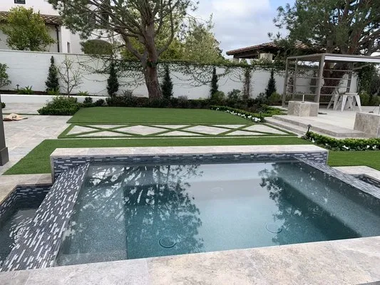 Pinnacle gardening & landscaping Logo