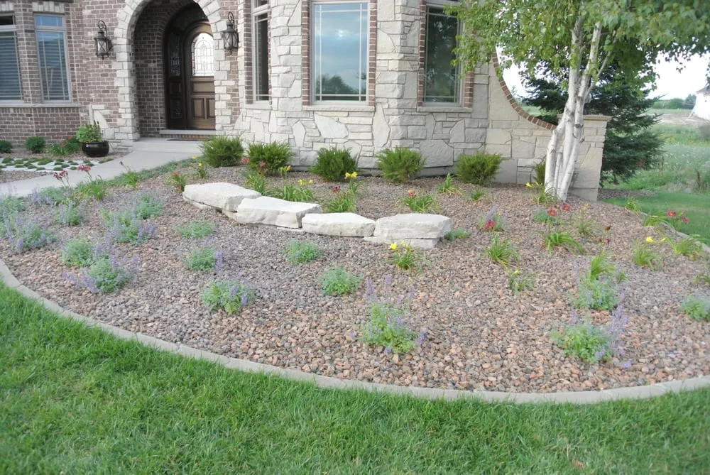 Reliable yard maintenance in New Lenox, IL by Pinnacle Landscaping & Lawn Management