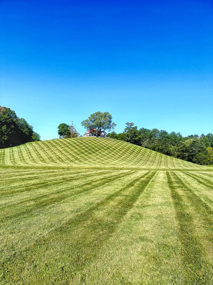 Reliable yard maintenance for homes in Pigeon Forge, TN by Pinnacle Lawn & Landscape