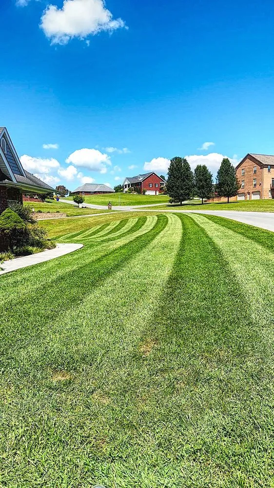 Top-rated outdoor landscaping with custom design across Pigeon Forge, TN - Pinnacle Lawn & Landscape