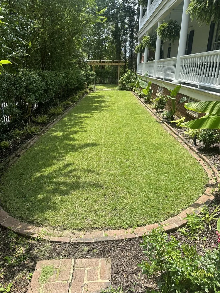 Expert garden landscaping in Lexington, SC by Pinnacle Lawn Care