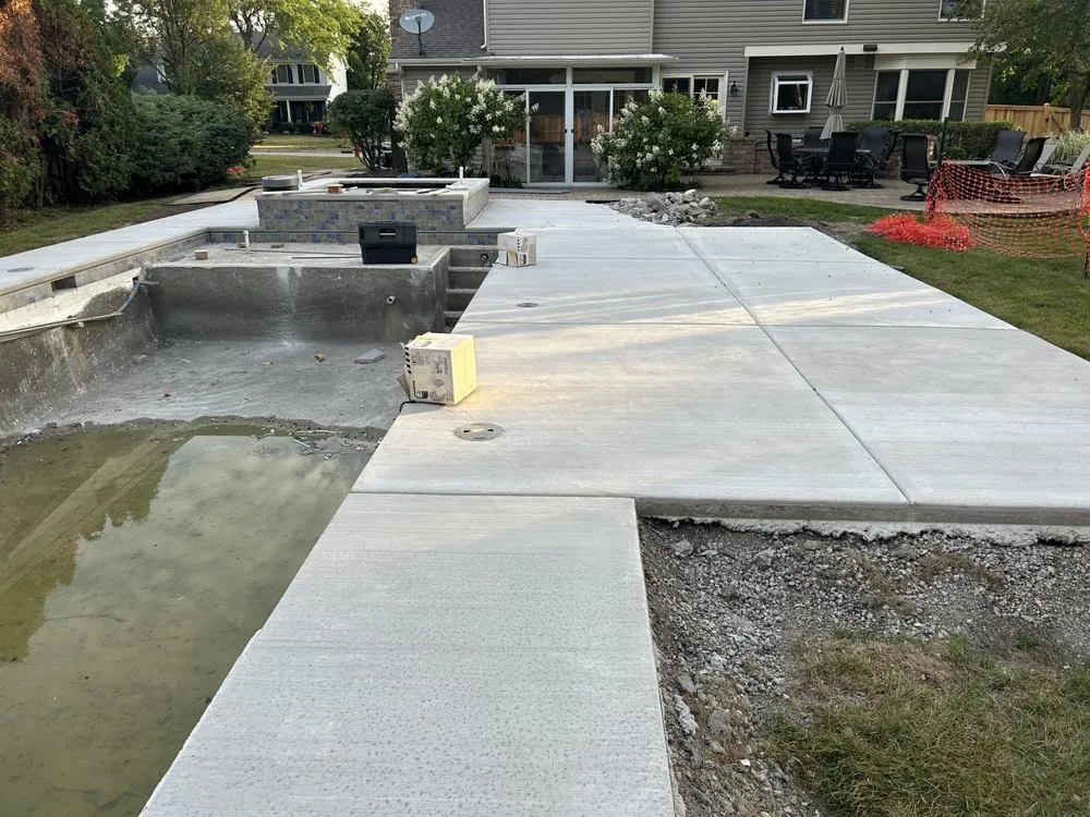 Expert lawn care service experts serving Northbrook, IL - Pinnacle Paving Pro