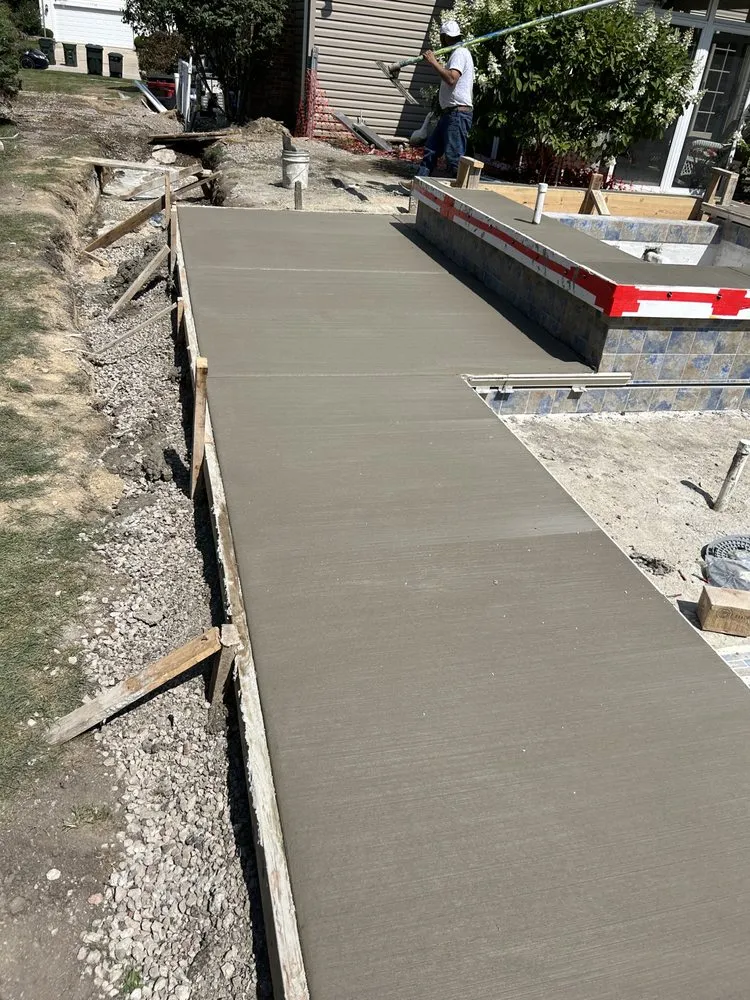 Expert garden landscaping for homes in Northbrook, IL by Pinnacle Paving Pro