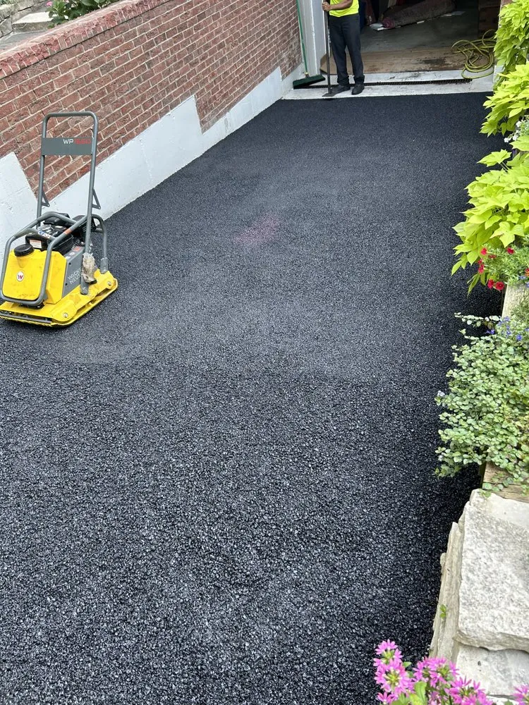 Top-rated yard cleanup service experts serving Northbrook, IL - Pinnacle Paving Pro