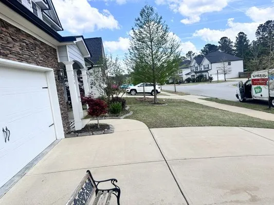 Pinnacle Pressure Washing and Lawn Care Logo