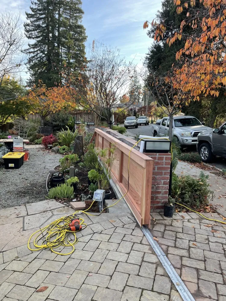 Custom yard cleanup service for beautiful yards across East Palo Alto, CA - Pinon Landscape