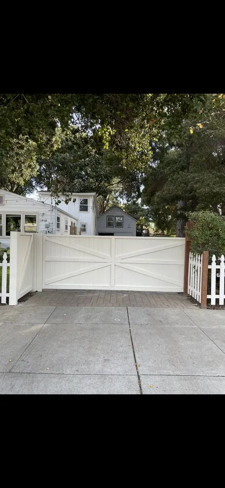 Custom landscape installation for year-round maintenance in East Palo Alto, CA by Pinon Landscape