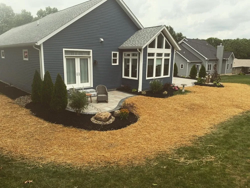 Custom yard maintenance in Akron, OH - Pino's Landscaping