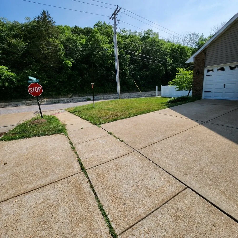 Expert yard maintenance in Park Hills, MO - Pinsons Lawncare