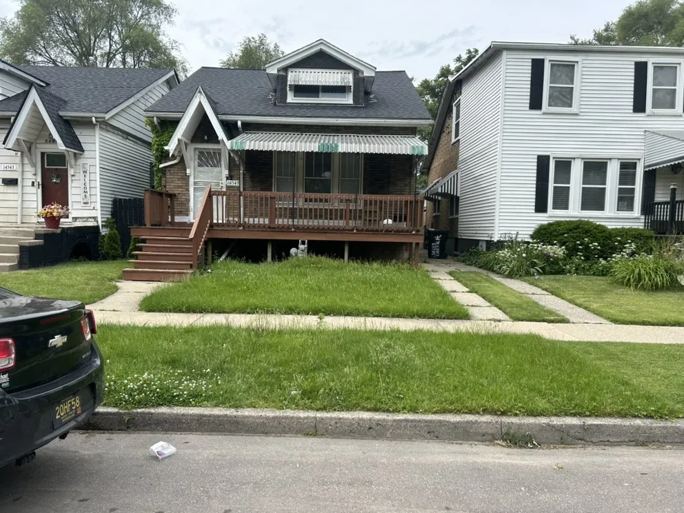 Local yard cleanup service for residential properties across Detroit, MI - Pippen Professional Services