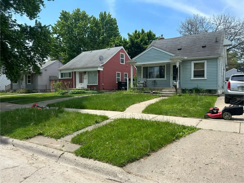 Affordable yard cleanup service for beautiful yards across Detroit, MI - Pippen Professional Services