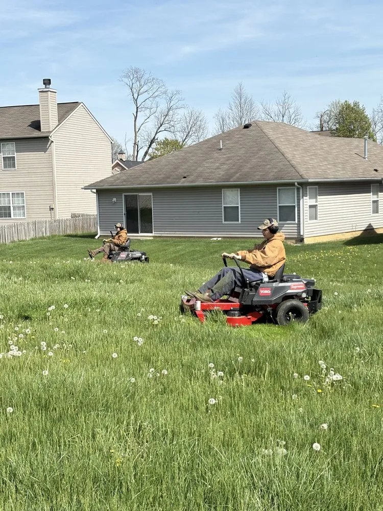 Top-rated lawn care service in Oaklandon, IN - Piranha outdoors services