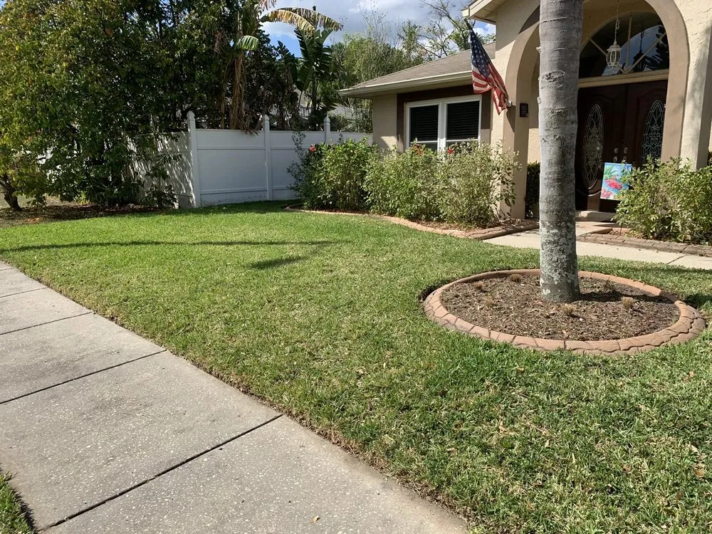 Local garden landscaping experts serving Apollo Beach, FL - Pirate’s Cove Lawn Maintenance