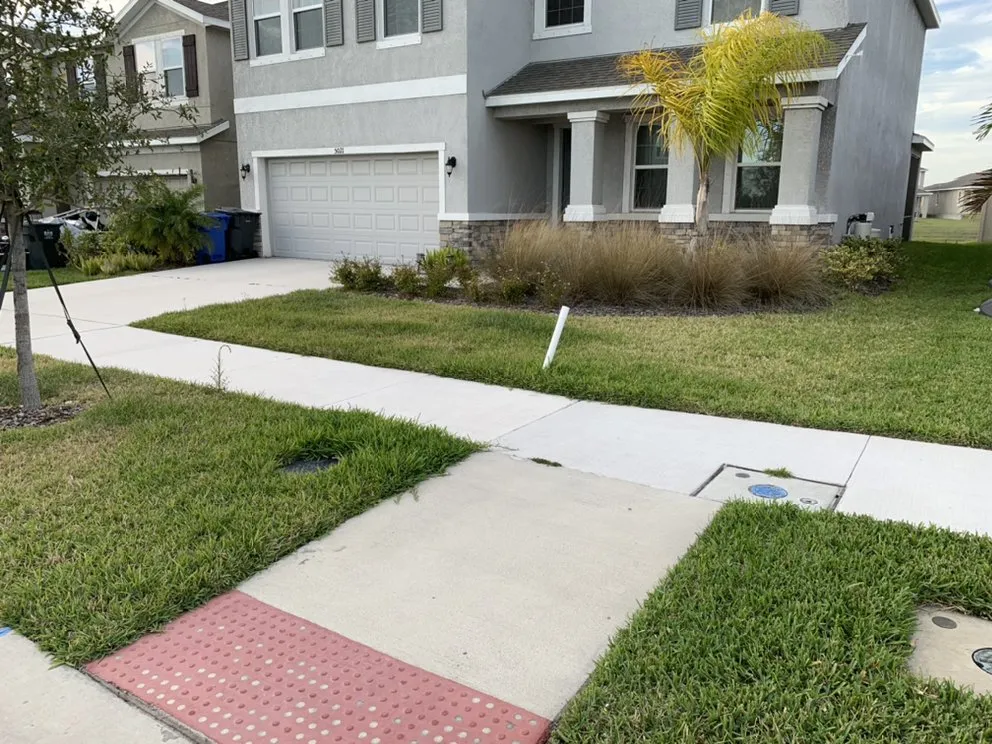 Affordable lawn mowing service in Apollo Beach, FL by Pirate’s Cove Lawn Maintenance