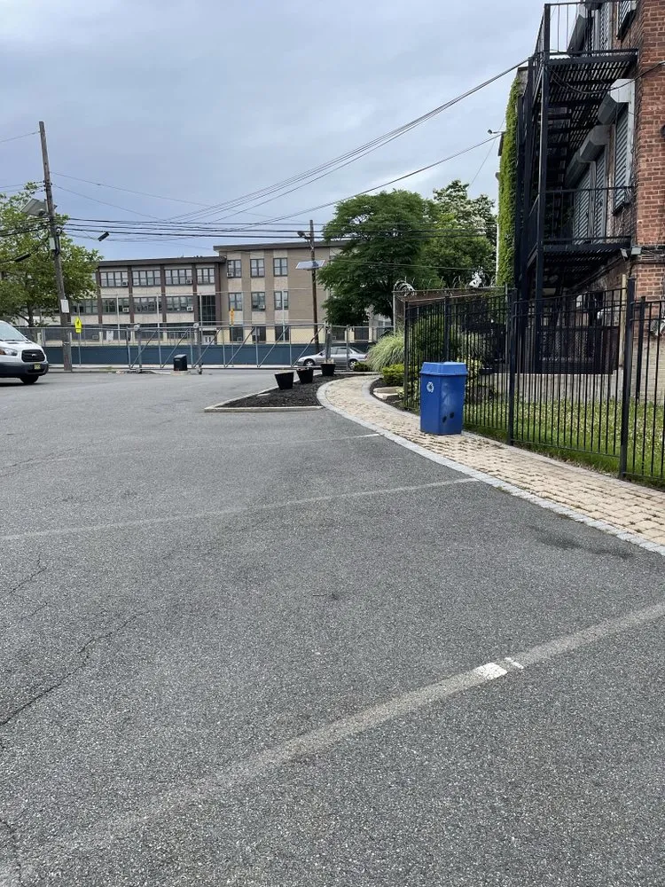 Custom lawn care service for beautiful yards across Staten Island, NY - PIT Home Improvement