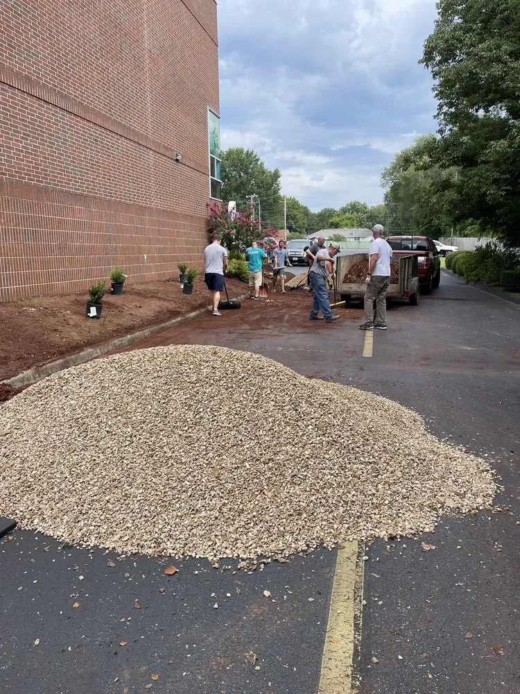 Top-rated landscape design in Nixa, MO - Pitchfork Landscape Materials