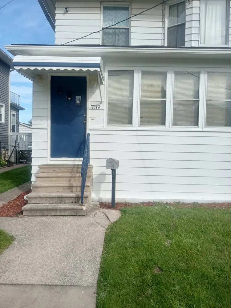 Local lawn mowing service experts serving Monroe, MI - Pitt Sub Contracting