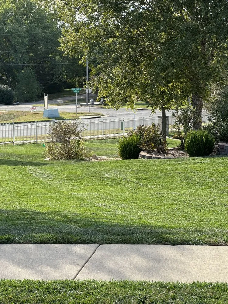 Trusted yard cleanup service for homes in Salina, KS by Pitt’s Lawn Care