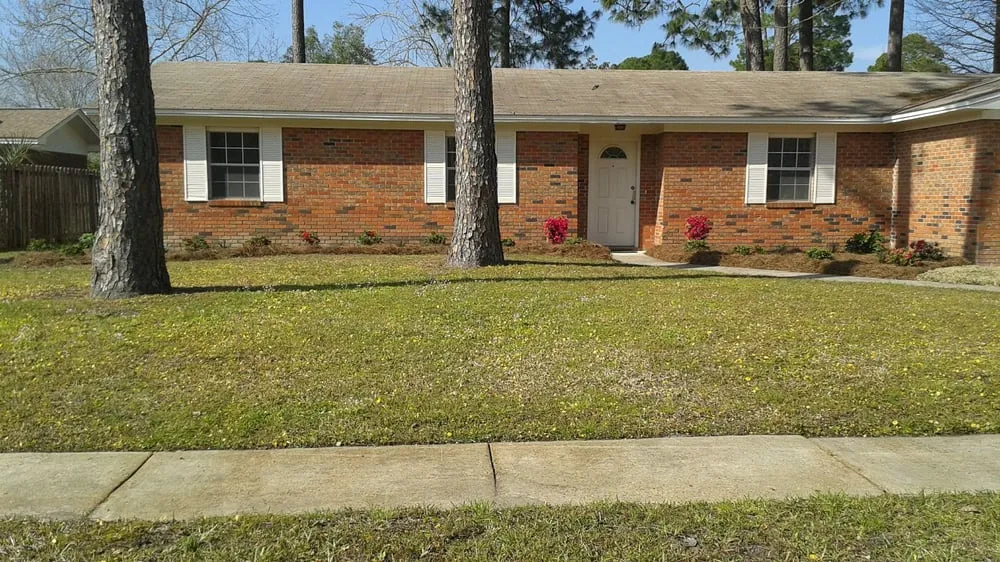 Local lawn care service in Lynn Haven, FL - Pitts Lawn Service