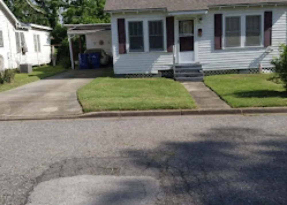 Trusted lawn mowing service experts serving Opelousas, LA - Pjays Lawn Care