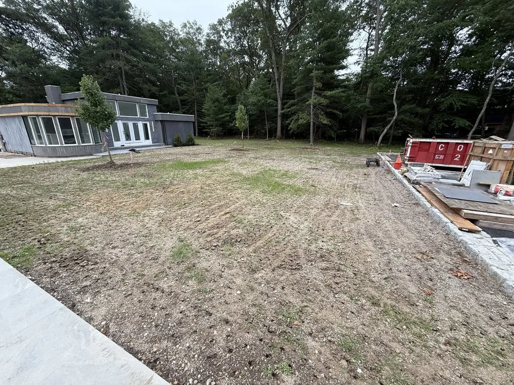 Top-rated yard cleanup service for homes in Melville, NY by PJ's Contracting