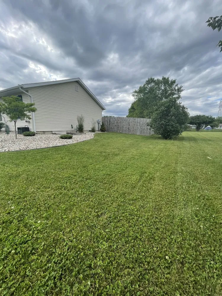 Professional yard maintenance in Elkhart, IN - PJ’s Home and Property Management