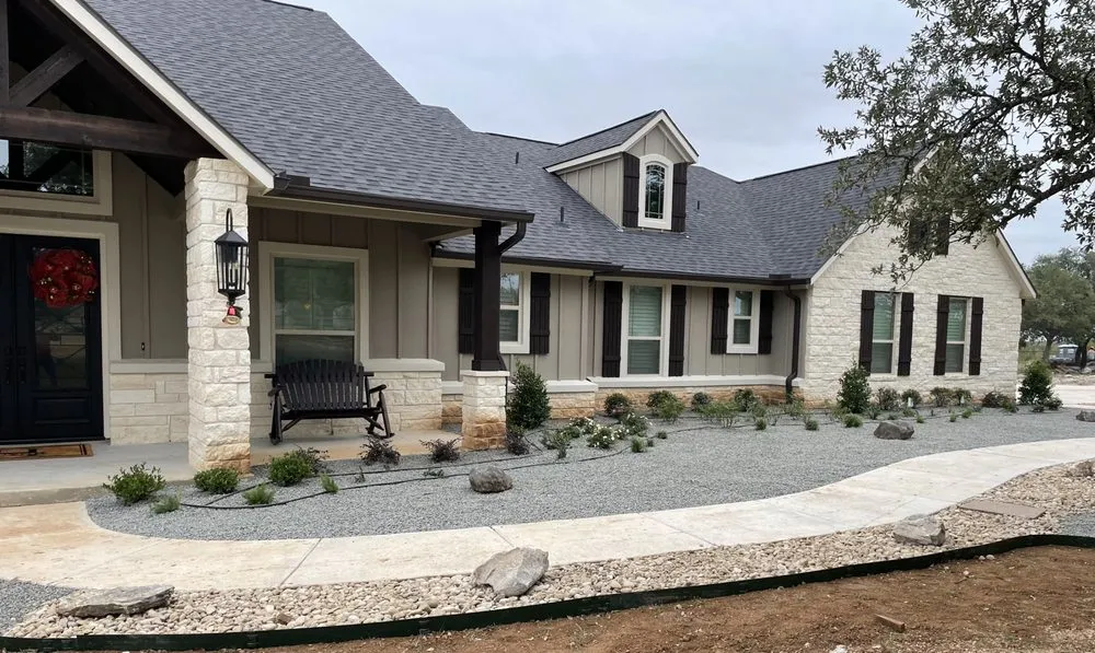 Expert yard cleanup service in Richmond, TX - PJ's Patios & Landscaping