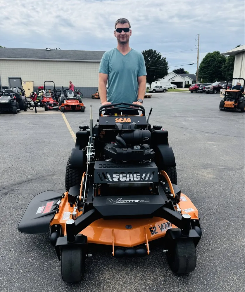 Local yard cleanup service experts serving Ashwaubenon, WI - PK & Son Lawn Care