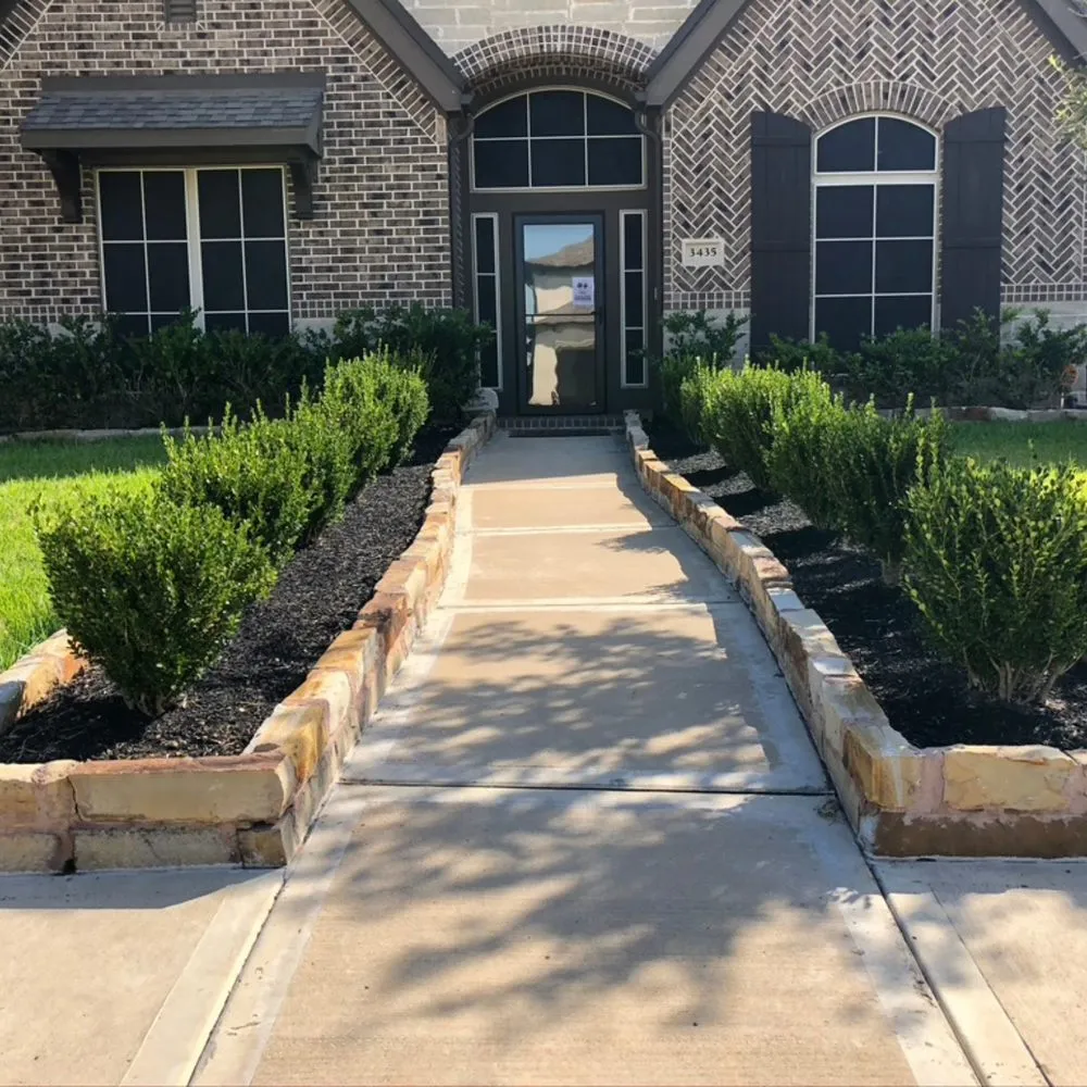 Custom yard cleanup service in Houston, TX - PL Landscapes