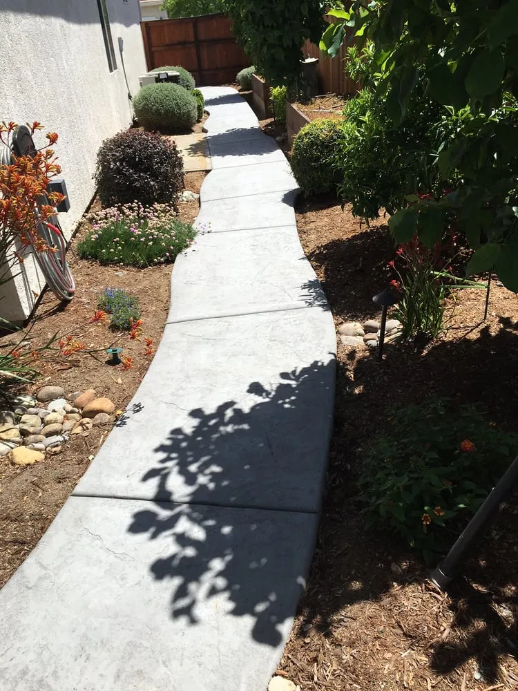 Local lawn mowing service experts serving Rocklin, CA - Placer Concrete & Construction