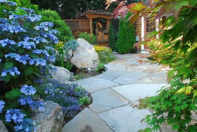 Professional yard maintenance in Springfield, MA - Plan IT Green Landscape Architecture