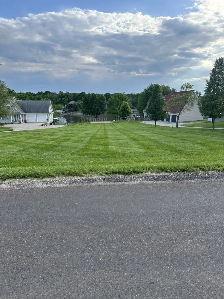 Top-rated yard maintenance in Cameron, MO - PlaneTurf Lawncare