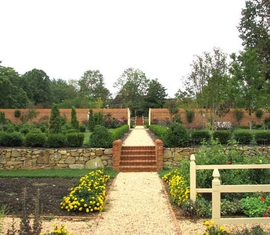 Trusted outdoor landscaping experts serving Aldie, VA - Plant A Plant Landscape Company