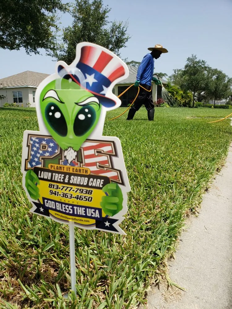 Top-rated residential landscaping for year-round maintenance across Bradenton, FL - Plant It Earth | Bradenton