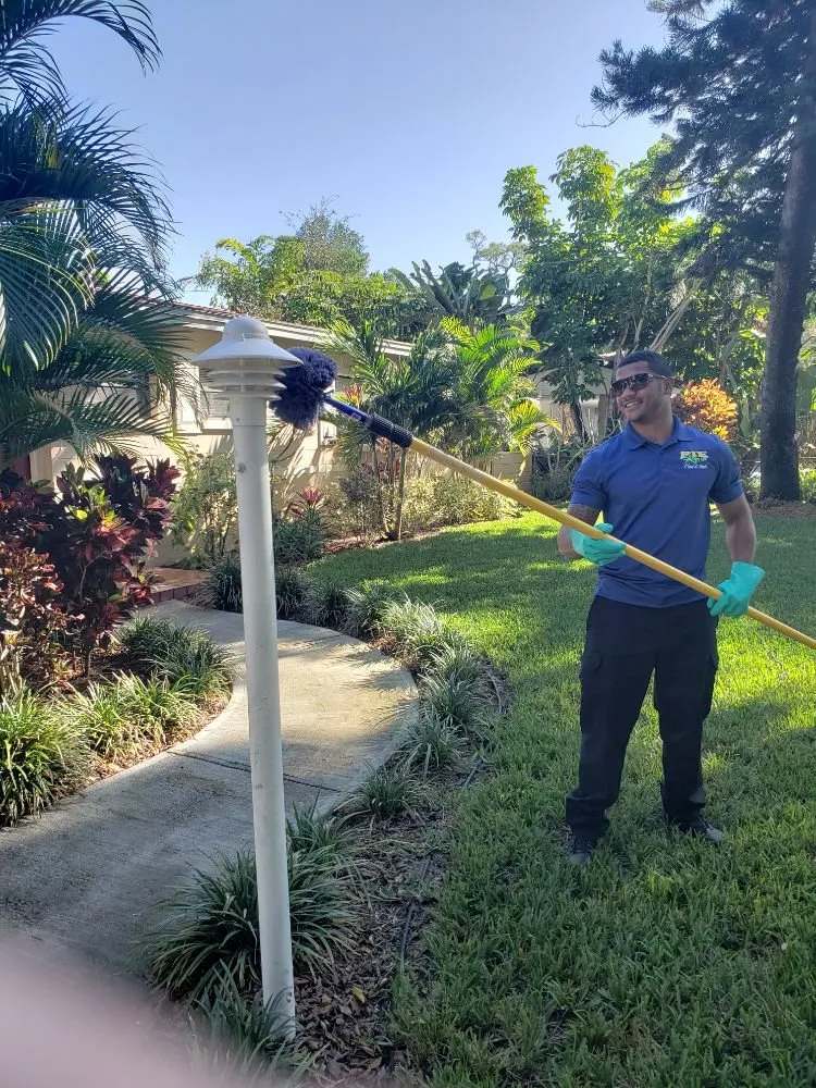 Professional yard maintenance in Bradenton, FL - Plant It Earth | Bradenton