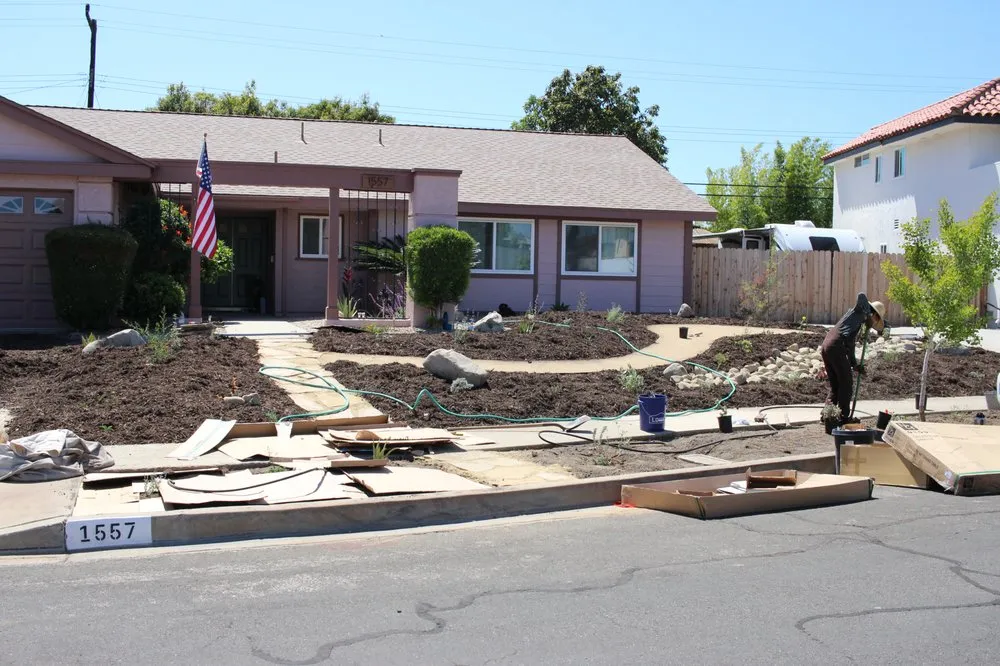 Affordable yard maintenance in Ventura, CA - Plant Marks