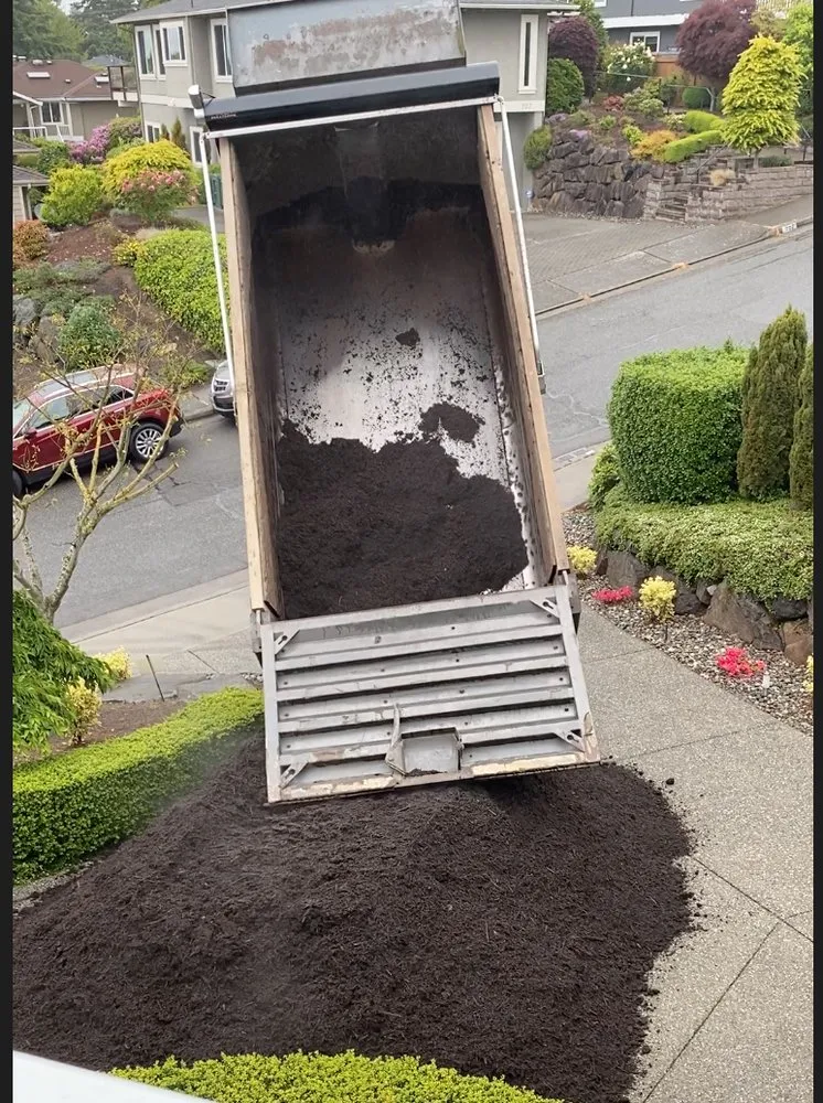 Custom residential landscaping for homes in Snohomish, WA by Plant Mulch