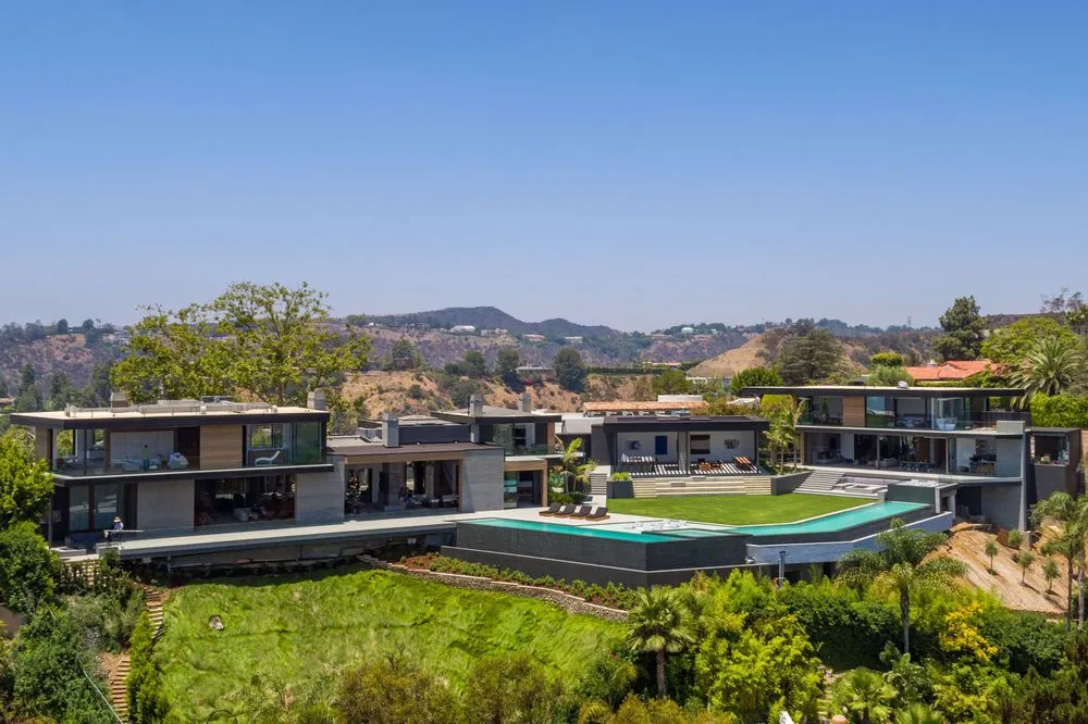 Professional yard maintenance near you across Palos Verdes Estates, CA - Plantasia